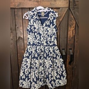 TAYLOR dress size 8, Navy with white stitched pattern.